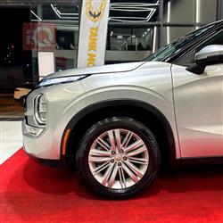 ميتسوبيشي اوتلاندر